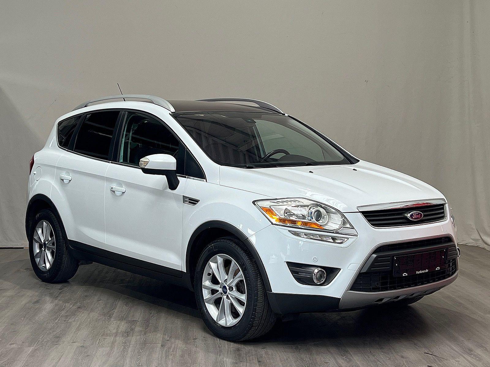 Ford Kuga Titanium/PDC/AHK/LM-FELGEN/NAVI/PANORAMA!