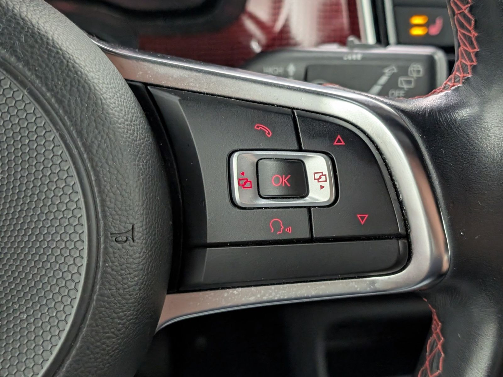 VW up ! GTI 1.0 TSI SHZ LED DAB – Bild 28