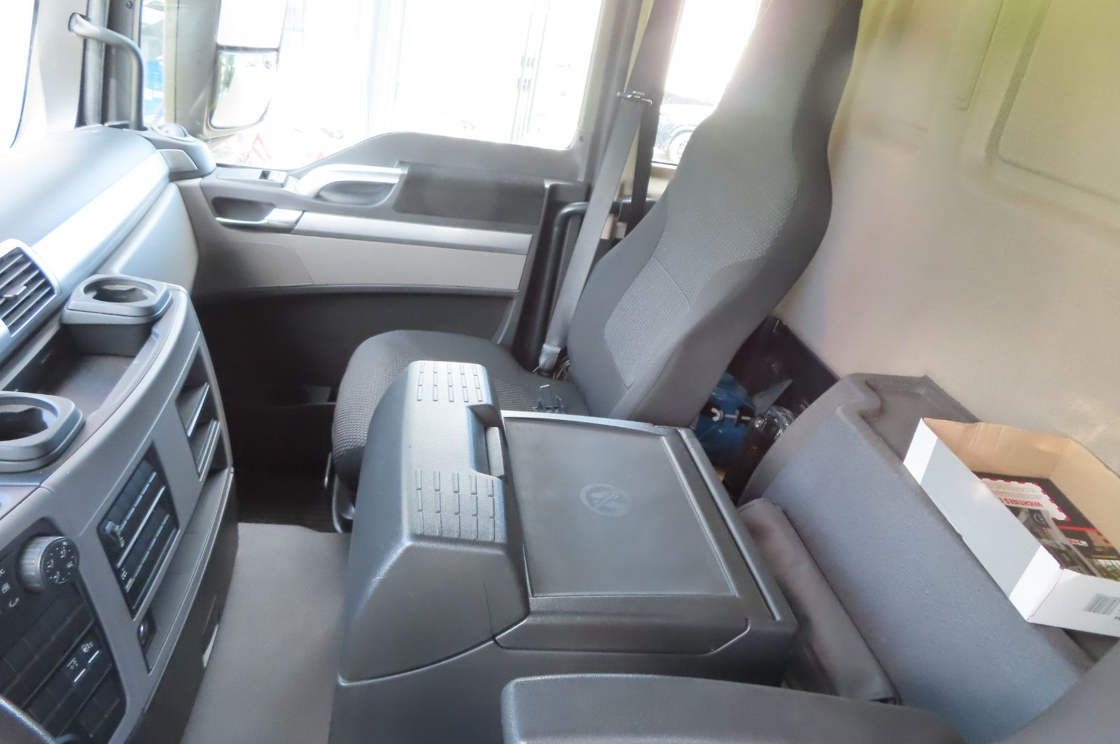 Fahrzeugabbildung MAN TGX 26.500 6x2 - Baustoff - HIAB Kran