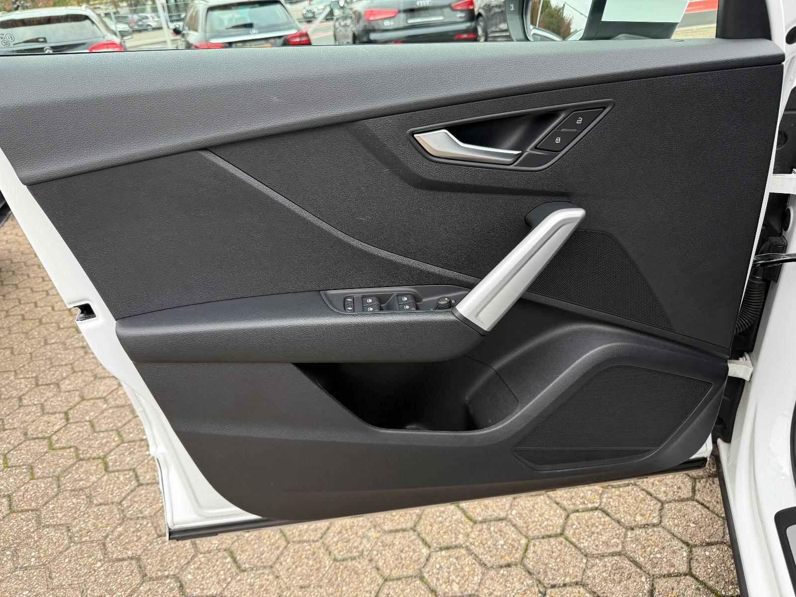 Audi Q2 35 TFSI*AHK*Tempomat*Leder*Navi*