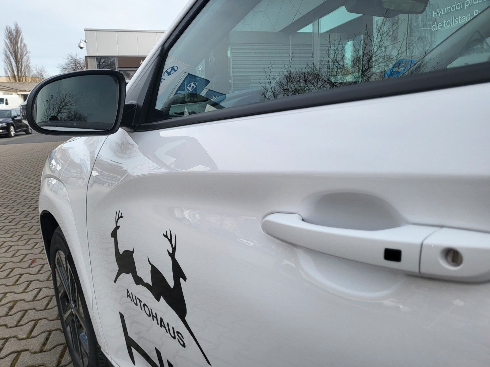 Fahrzeugabbildung Hyundai KONA Elektro TREND 100kw NAVI ASSI Wärmepumpe