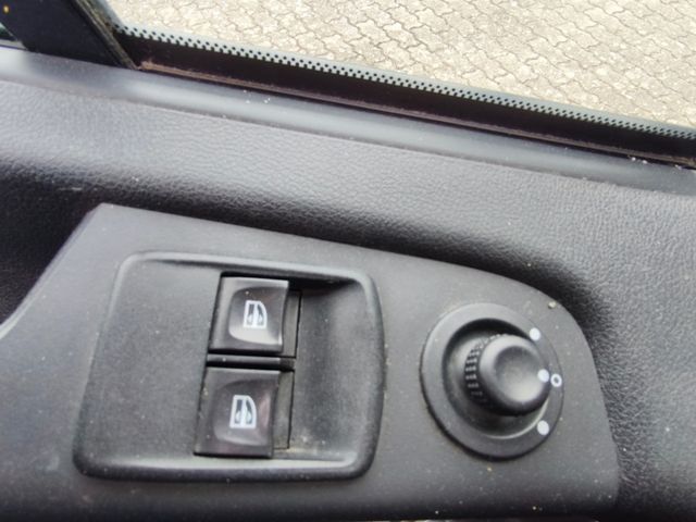 Opel Vivaro Combi L2H1 2,9t*AHK*Klima*Navi*PDC*