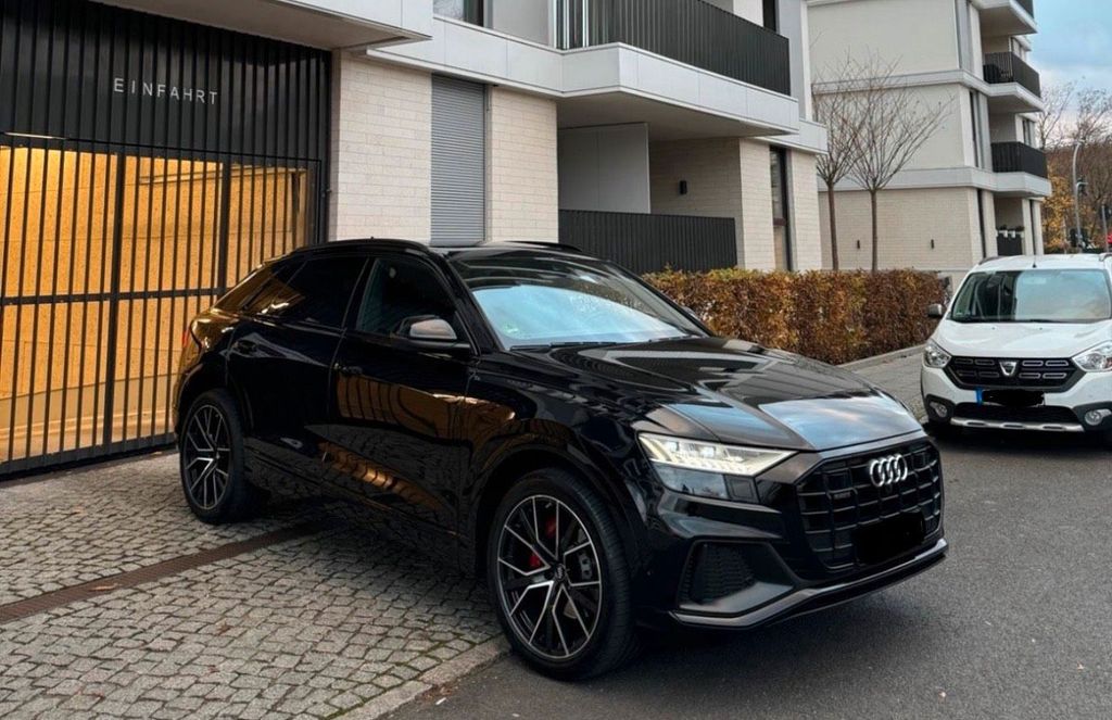 Image of Audi Q8