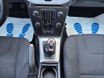 Volvo V40 Kinetic*LED*TEMPOMAT*SOUND*PDC*1.HAND*TOP