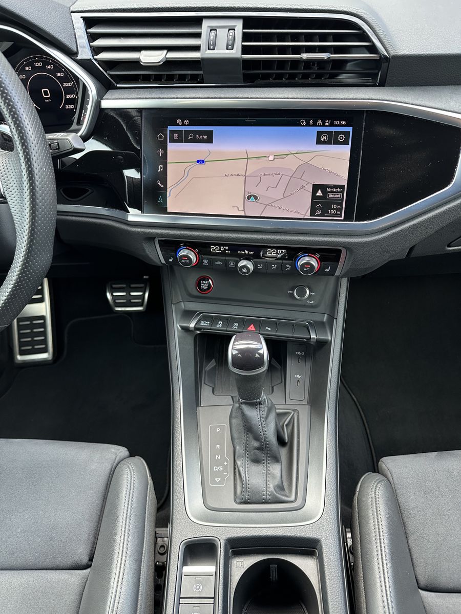 Fahrzeugabbildung Audi RSQ3 Quattro Black NAV+MATRIX+ACC+SONOS+VCOCK+PP
