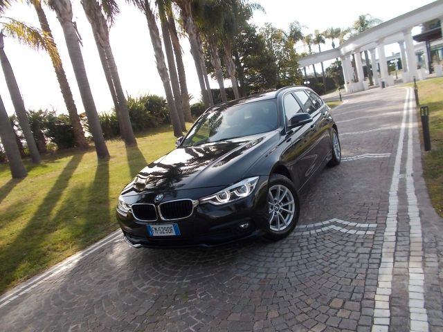 BMW Bmw 318d Touring 150cv Aut. *FULL OPT.* da VETRI