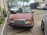 Mercedes-Benz E 200 E 200 - gebrauchte Mercedes-Benz E 200 aus dem Jahr 1990