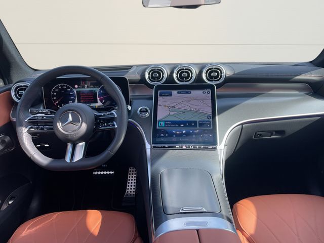 Mercedes-Benz GLC 300 4-Matic+HUD+Pano+Digital Light+Burmester