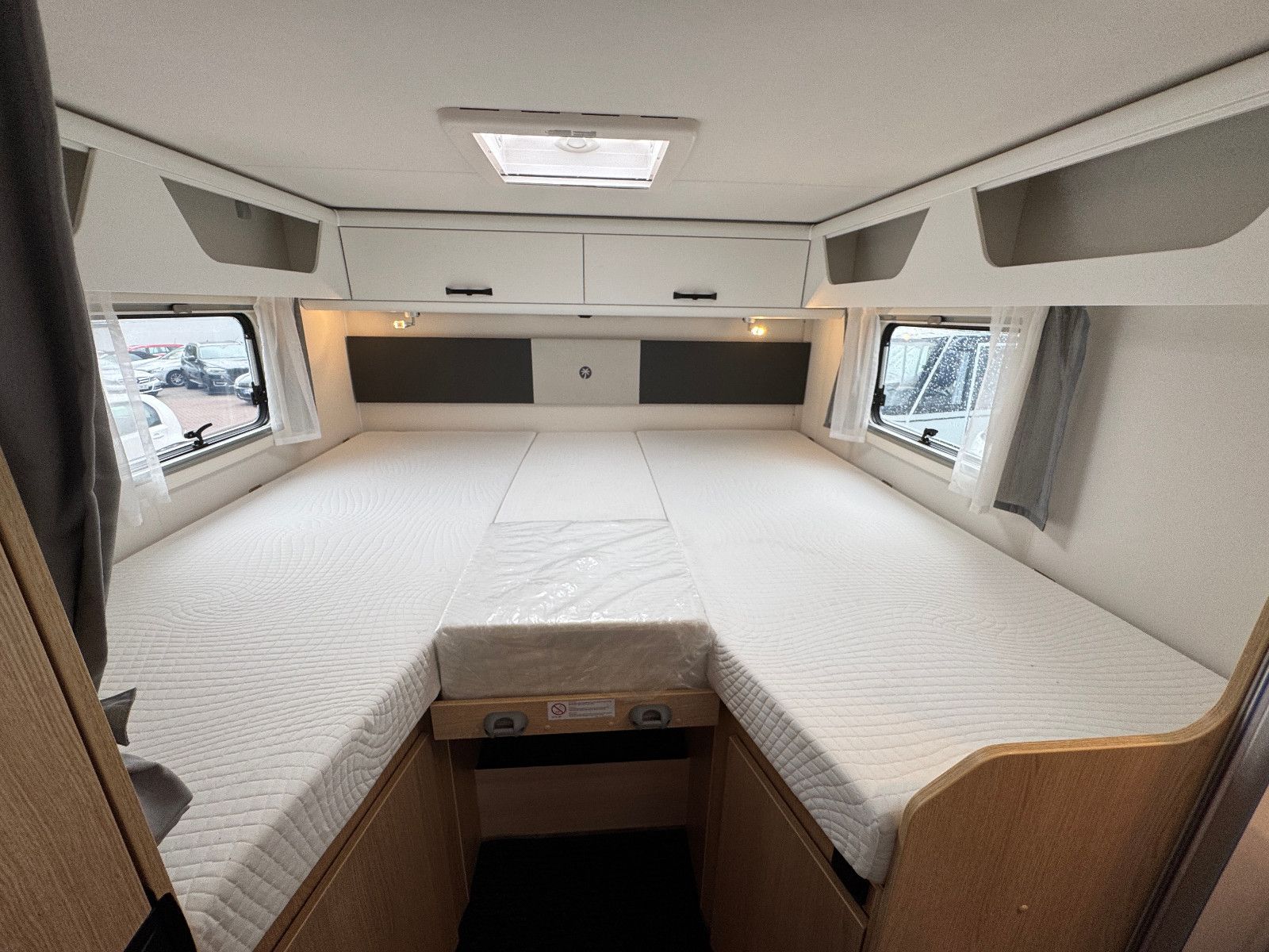 Fahrzeugabbildung Sunlight ADVENTURE EDITION T 68 1HAND KEIN MIETER HUBBETT