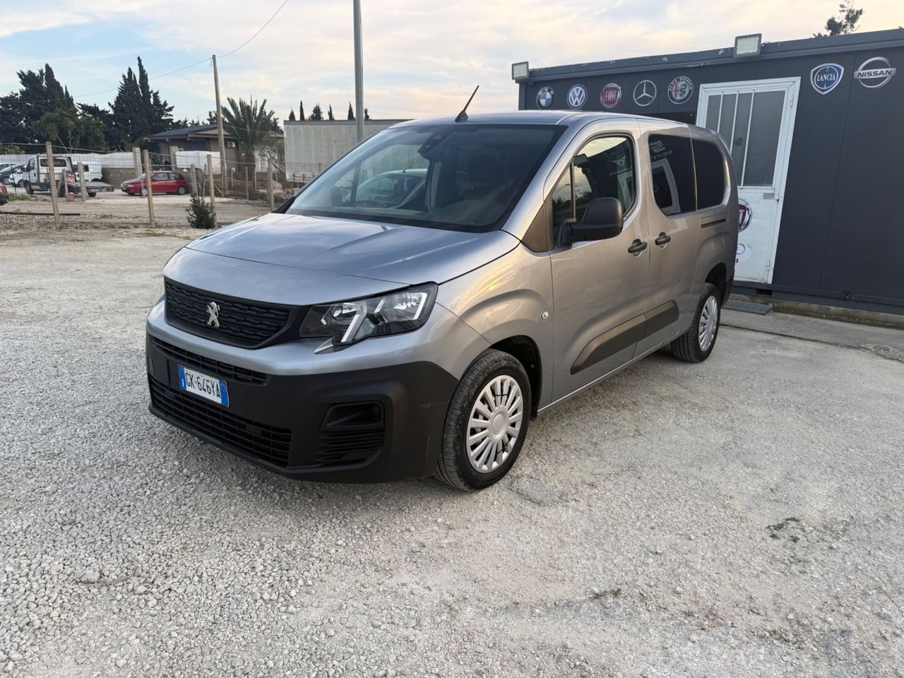 PEUGEOT Partner