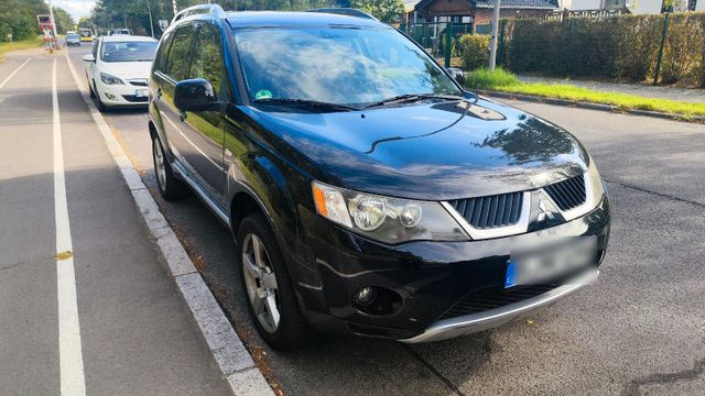 Mitsubishi Outlander 2.2D. 7 Sitze