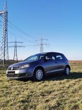 Volkswagen Golf VI mit Anhängerkupplung und Navi - Volkswagen Golf mit Benzin-Antrieb: Kombi, Anhängerkupplung