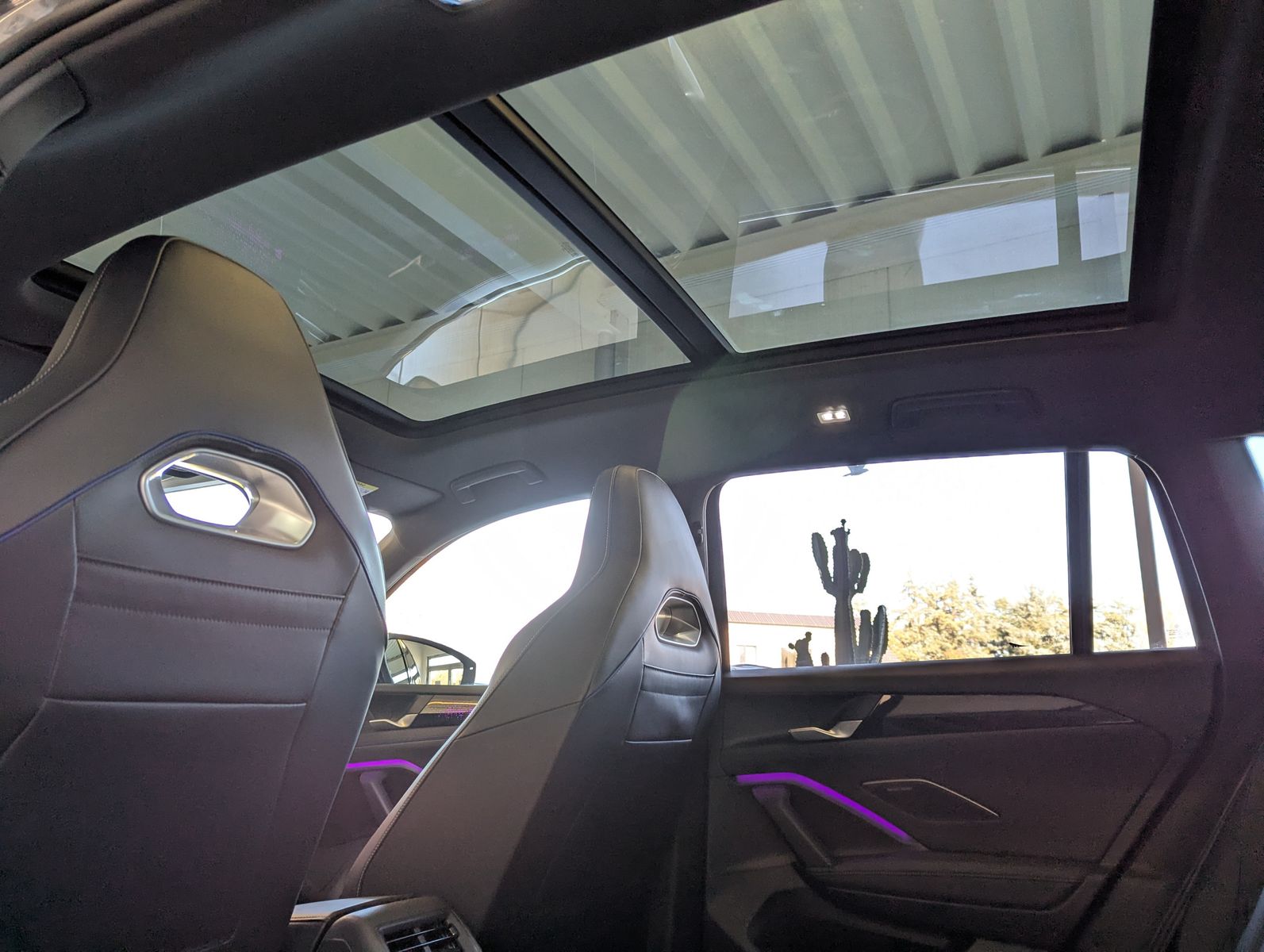 VW Tiguan 2.0TDI R-Line 4M Pano Black AHK Matrix 20 - Image 14