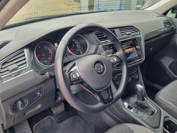 Fahrzeugabbildung Volkswagen Tiguan Comfortl. R Line 2.0 TDI DSG NAVI LED