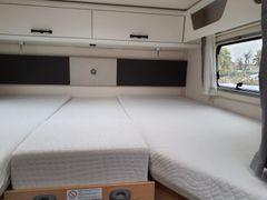 Sunlight T 67 Adventure Edition, Einzelbetten und Hubbett