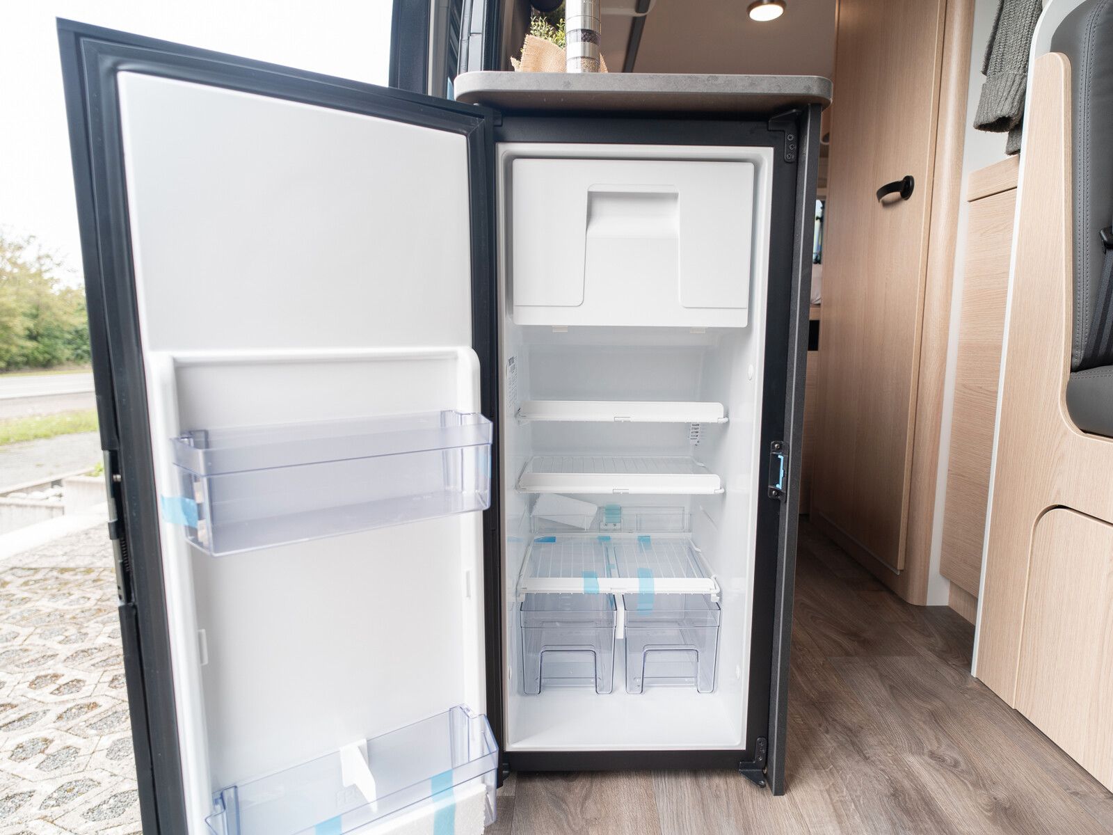Fahrzeugabbildung Sunlight Adventure Cliff RT 600 Dachzelt, Dieselheizung!