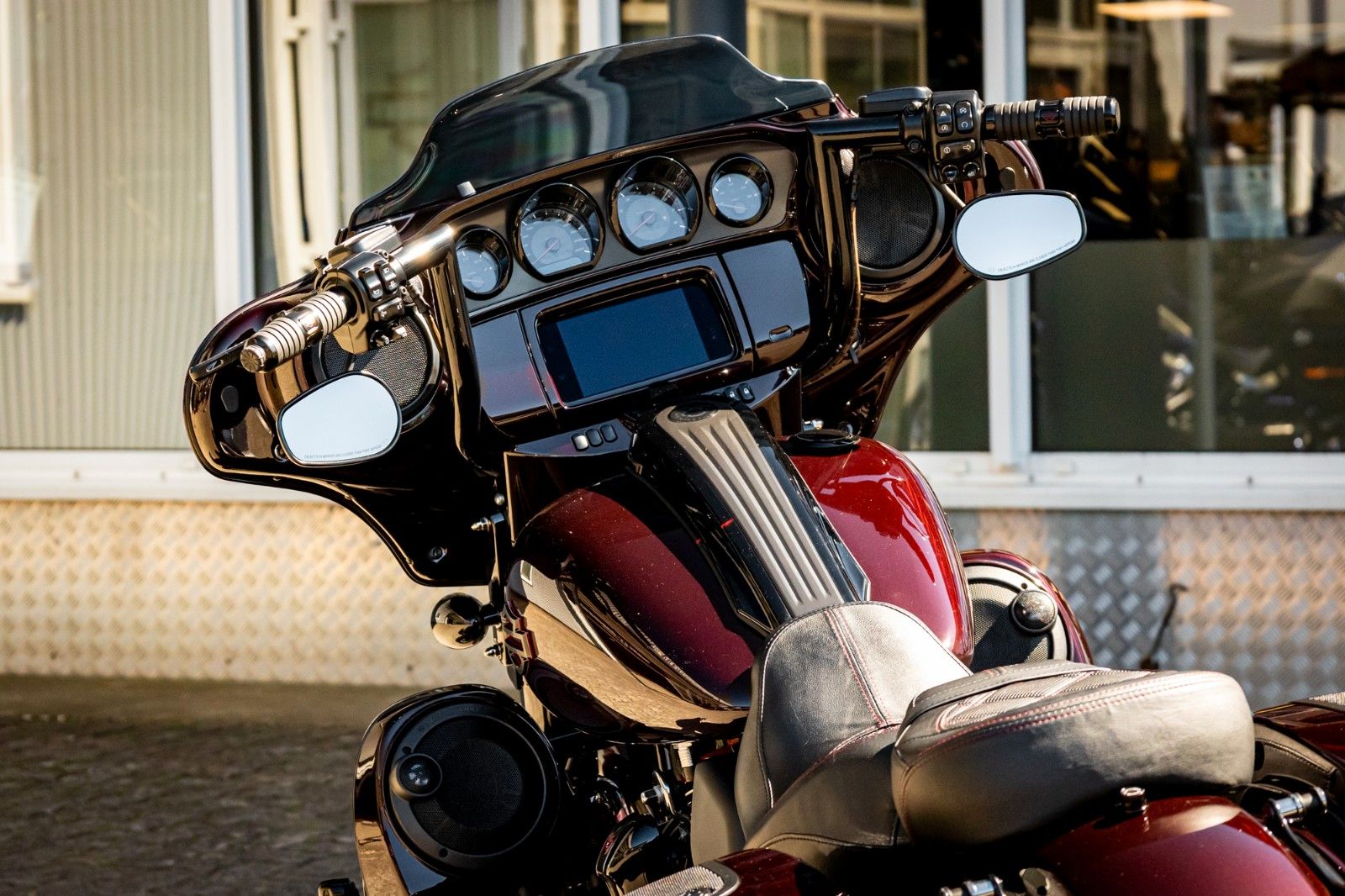 Fahrzeugabbildung Harley-Davidson CVO STREET GLIDE 117 FLHXSE