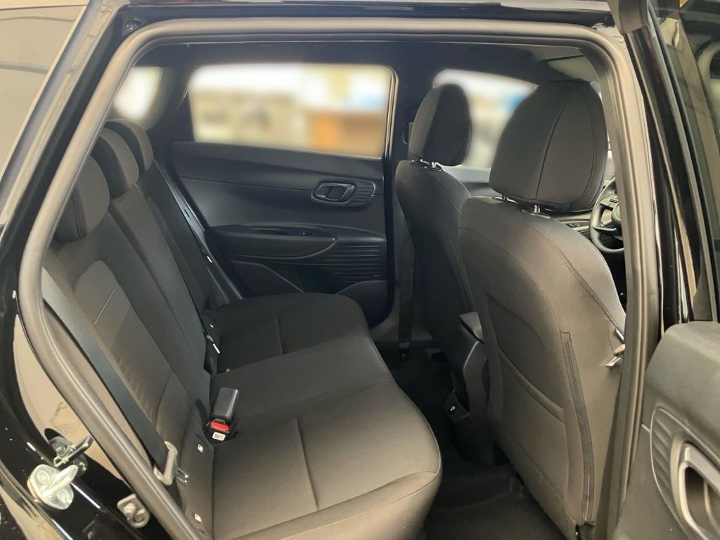 Fahrzeugabbildung Hyundai BAYON 1.0 T-GDI 7-DCT Blackline AUT Akustikglas