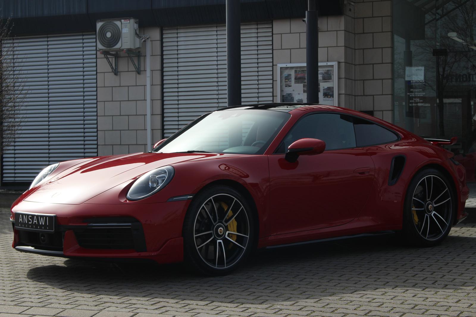 Porsche 911 (992) Turbo S Coupé PCCB PASM Schiebedach 