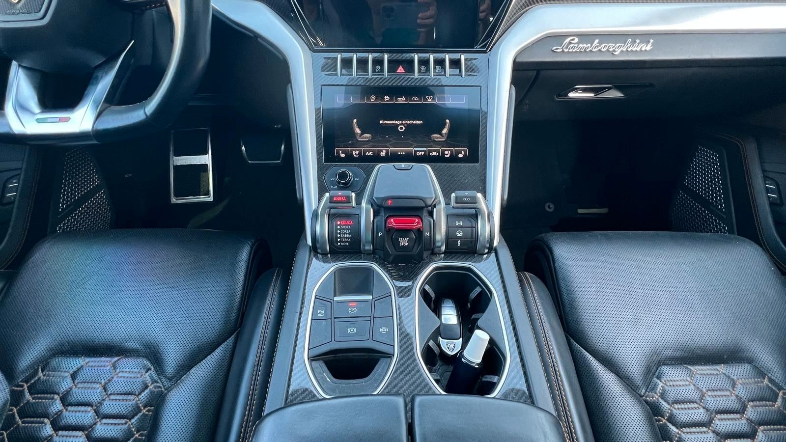 Fahrzeugabbildung Lamborghini Urus LP650 *PANO*Carbon*HeUp*22**Mietkauf*