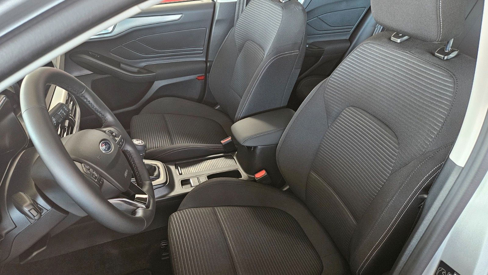 Fahrzeugabbildung Ford Focus Turnier Titanium el.Heckklappe Head-Up