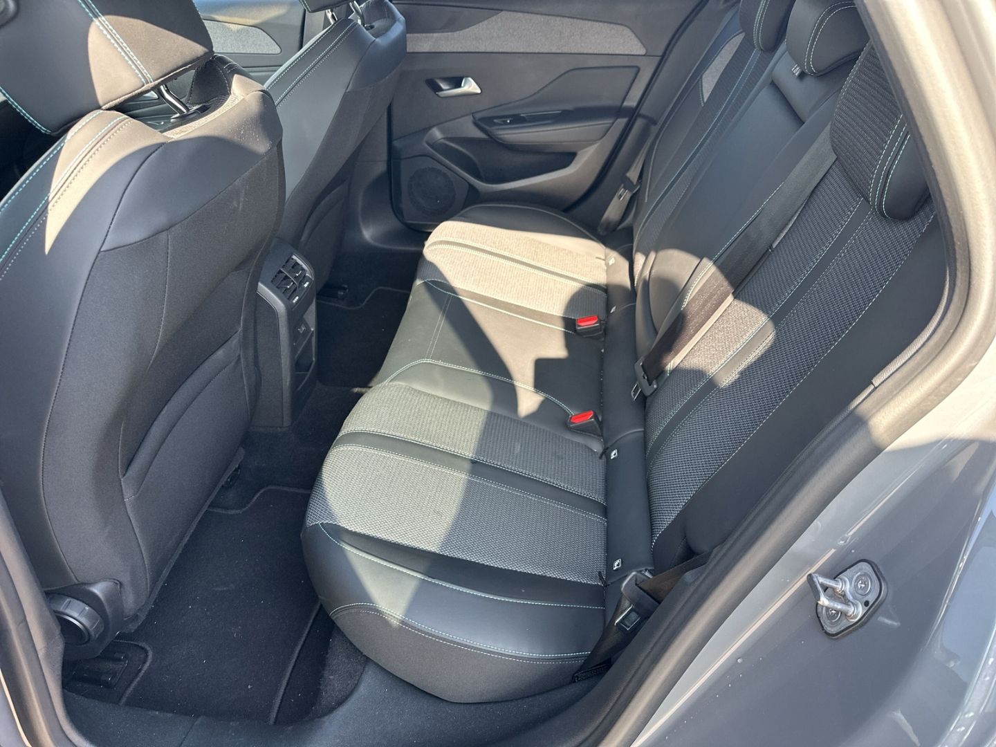 Fahrzeugabbildung Peugeot 308 SW Allure 1.2 PureTech 130 EU6e Navi Memory