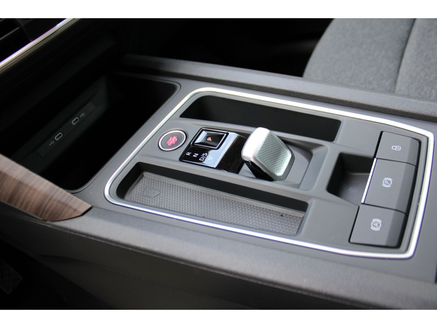 Fahrzeugabbildung SEAT Leon Xcellence DSG ACC LED TWA Full Link RFK GJR