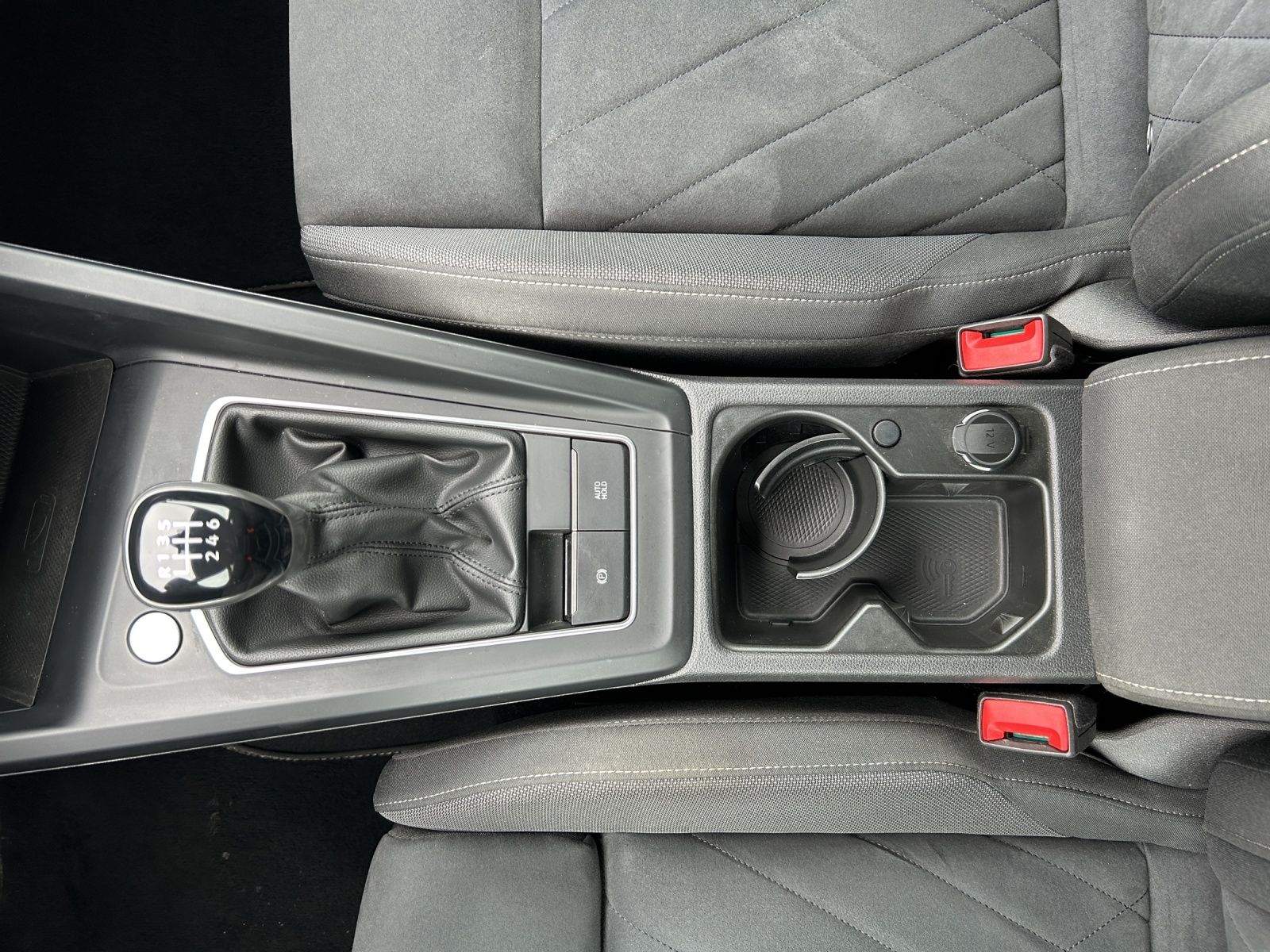 Fahrzeugabbildung Volkswagen Golf VIII TSI Style Matrix Navi ACC STHZ PDC SHZ