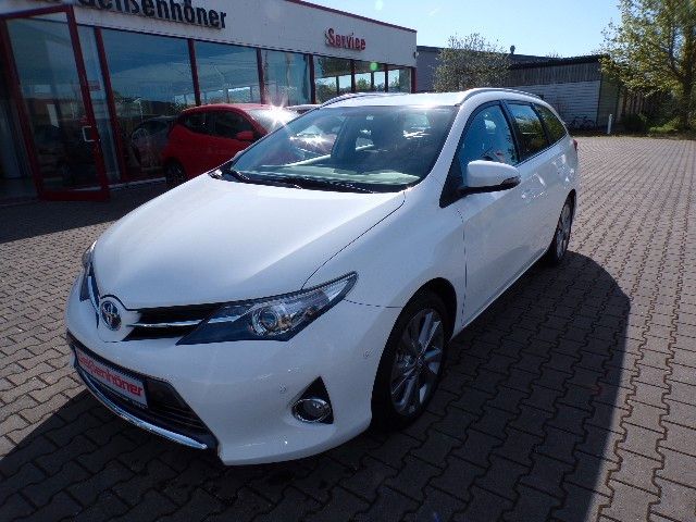 Toyota Auris Touring Sports Hybrid Edition Standheizung