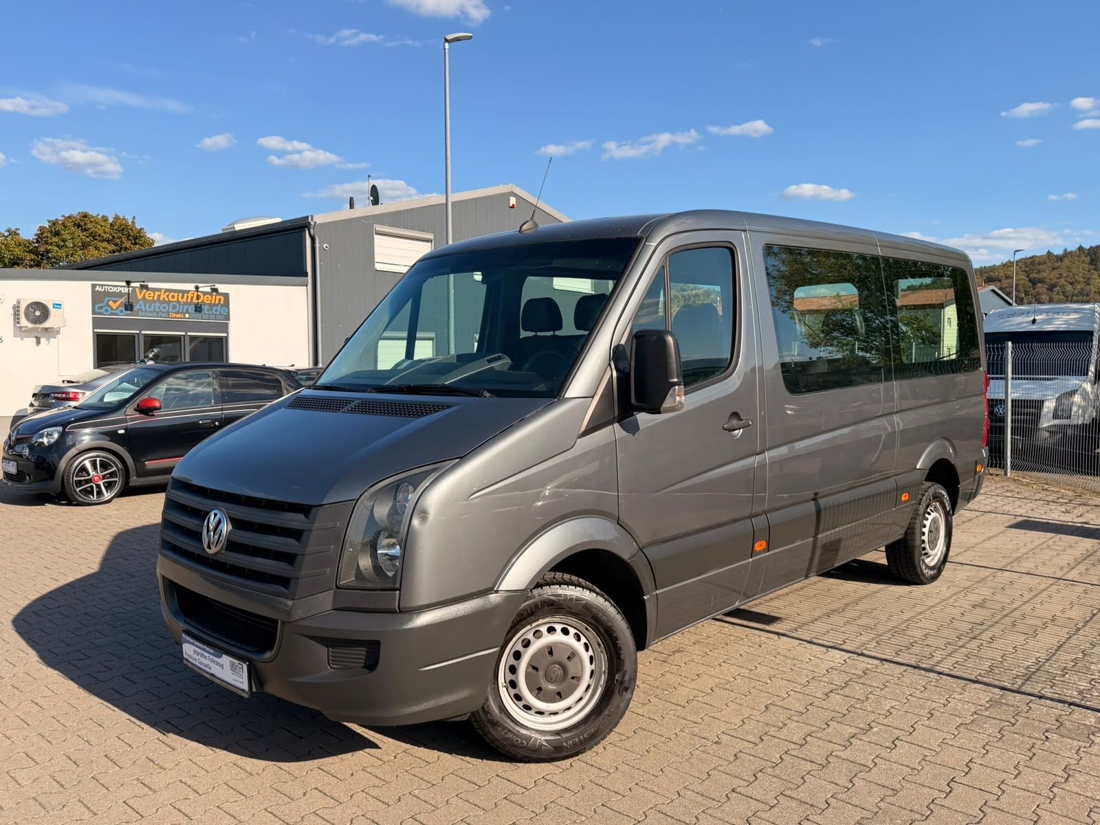 Volkswagen Volkswagen Crafter Kombi 35 9 Sitze Klima Navi AHK