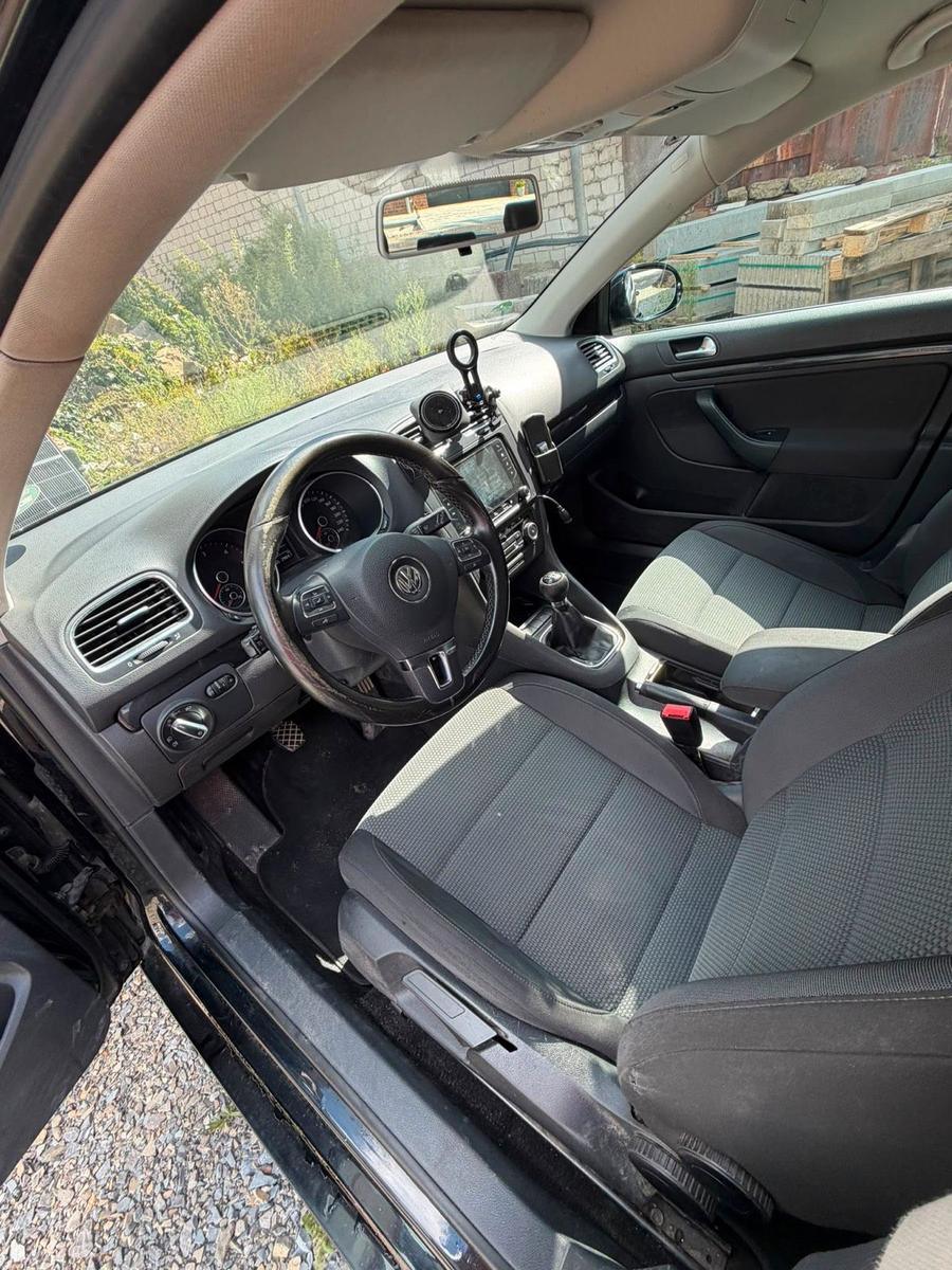 Volkswagen Golf 2011 — engine 105 HP (77kW)