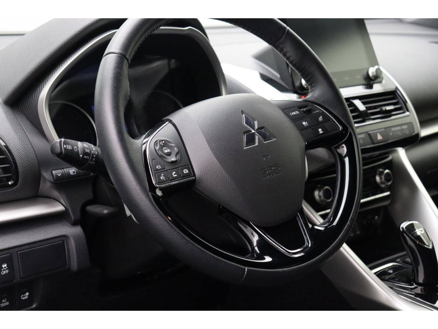 Fahrzeugabbildung Mitsubishi Eclipse Cross Plus Select 2.4 4WD ACC 360 Kamera