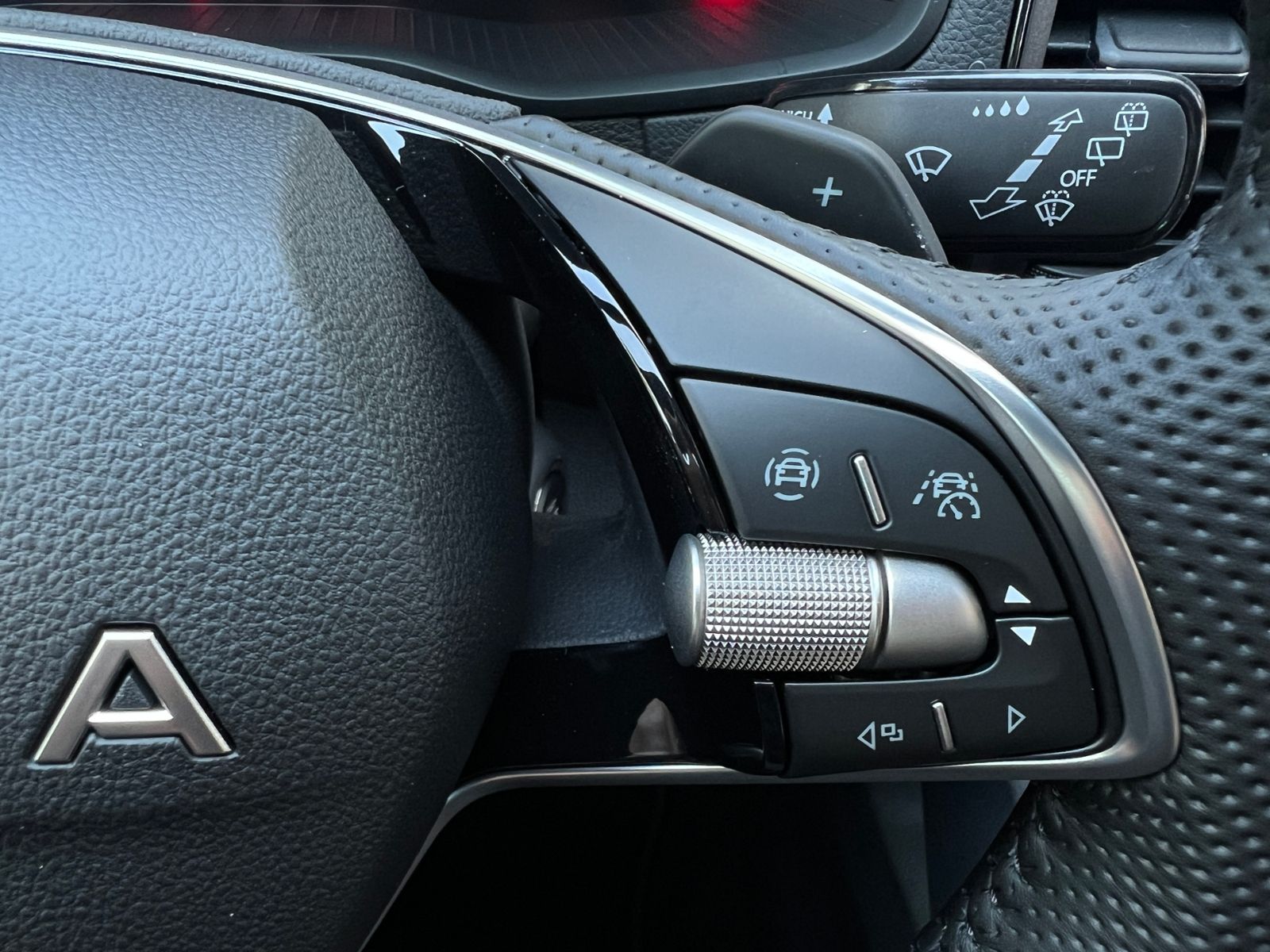 Fahrzeugabbildung SKODA Karoq Sportline 2.0 TSI 4x4 DSG *CANTON, AHK, 19