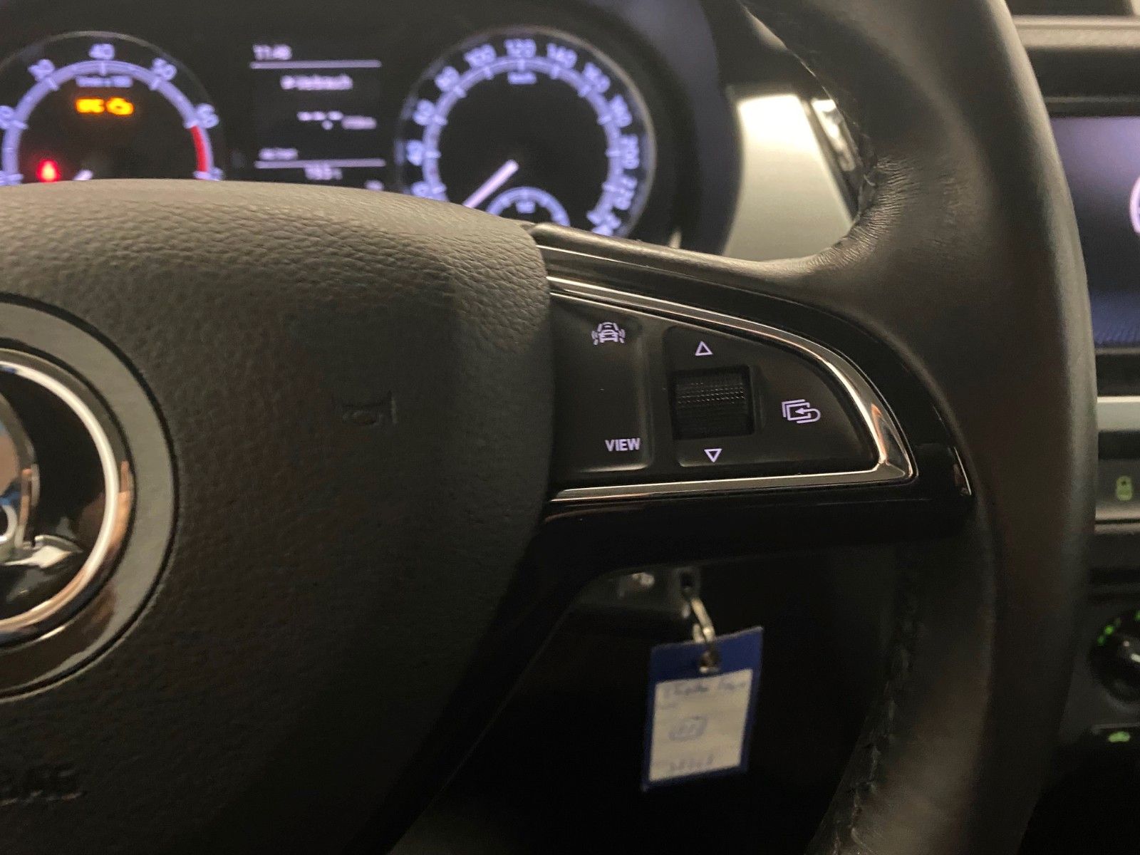 Fahrzeugabbildung SKODA Fabia 1.0l TSI Ambition+KAMERA+AndroidAuto+ALU++