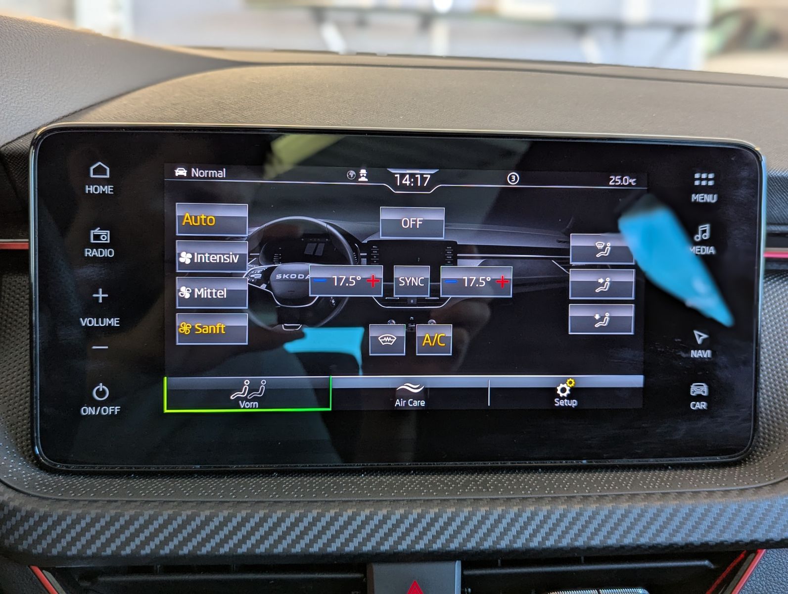 Fahrzeugabbildung SKODA Scala 1.5 TSI DSG Monte Carlo Kamera ACC LED 18"