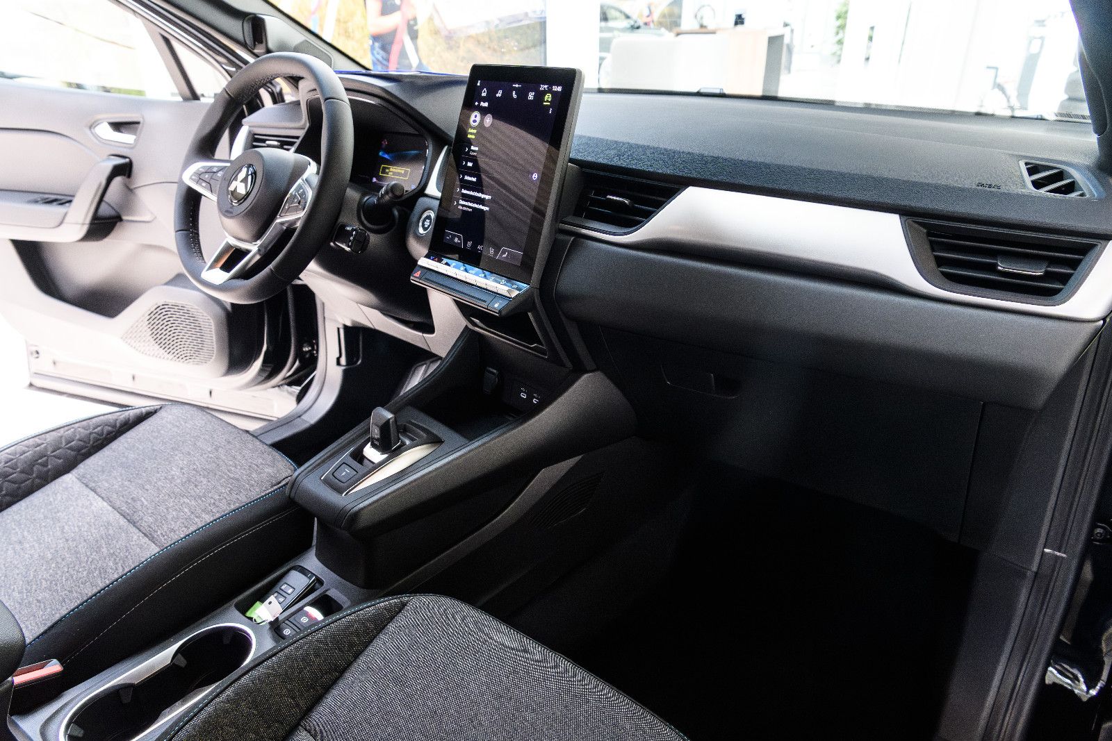 Fahrzeugabbildung Mitsubishi Diamant PLUS Black  Edition 1.8 HEV  +LED +