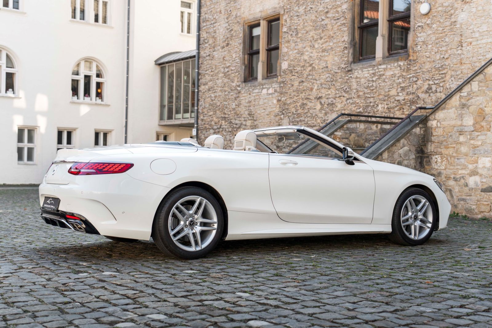Fahrzeugabbildung Mercedes-Benz S 560 Cabriolet BURMESTER HUD 360° ACC LUFT TOTW