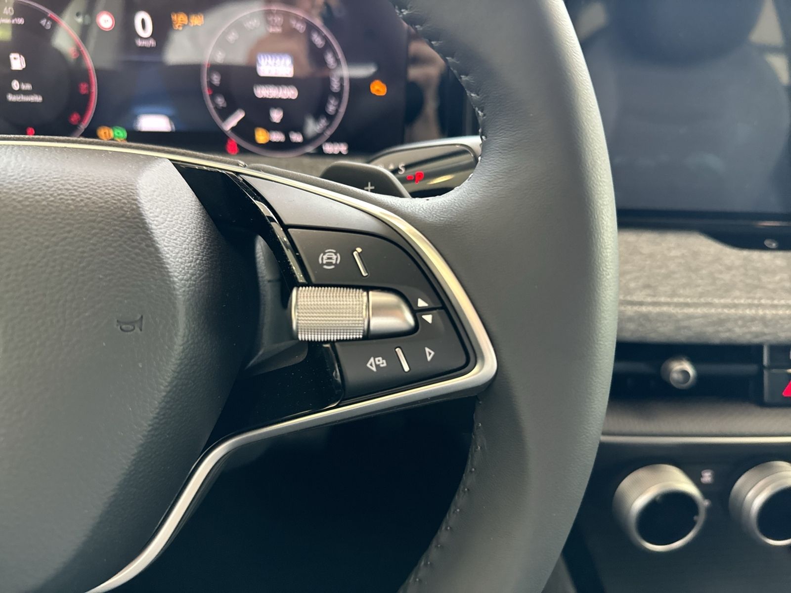 Superb Combi 2.0 TDI Selection, AHK, Matrix LED,