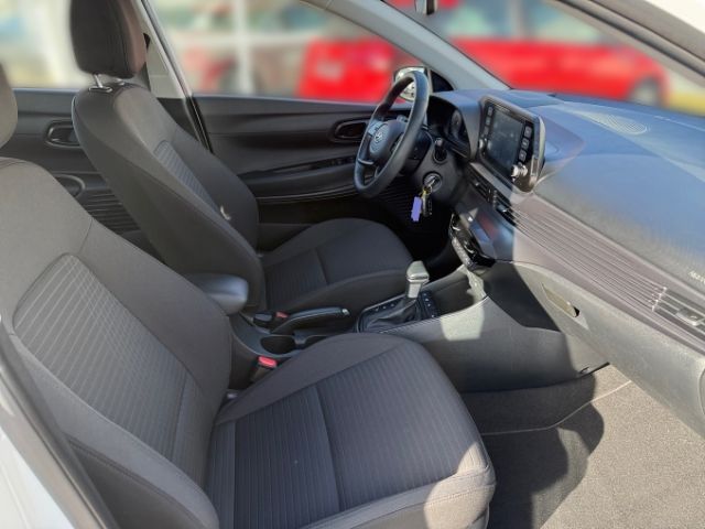 Fahrzeugabbildung Hyundai i20 Essential 1.0 T-GDI +CARPLAY+TEMPOMAT+SHZ+RF