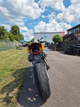 Ducati Streetfighter V2 S - DUCATI GELB