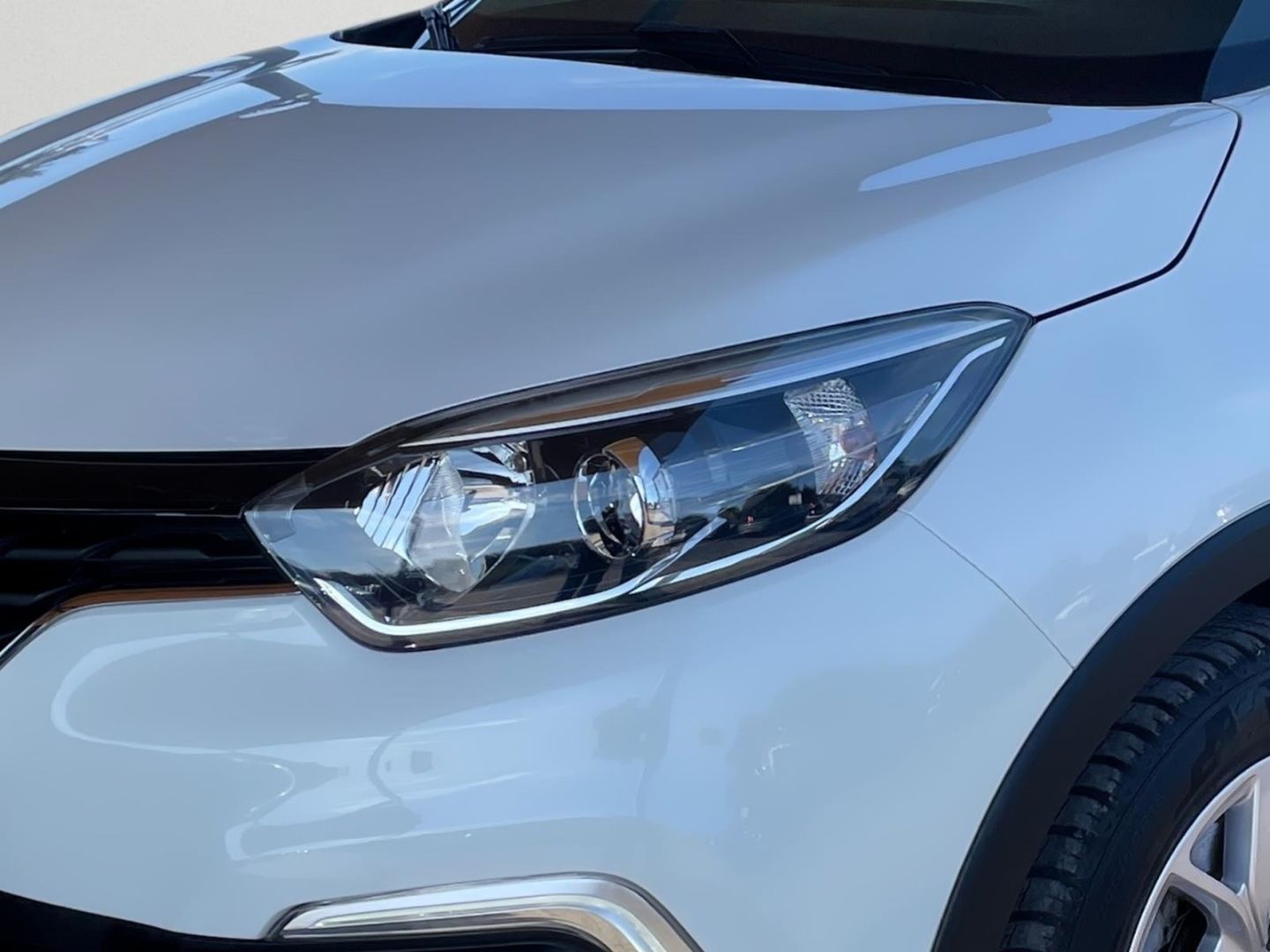 Fahrzeugabbildung Renault Captur 1.3 Limited Allwetter Sitzheizung Tempoma