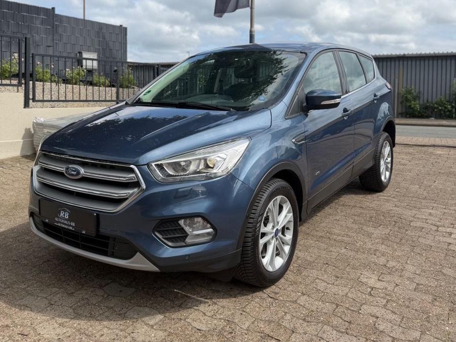 Ford Kuga Titanium *4x4*LHZ*PDC v+h* GRA*AHK*