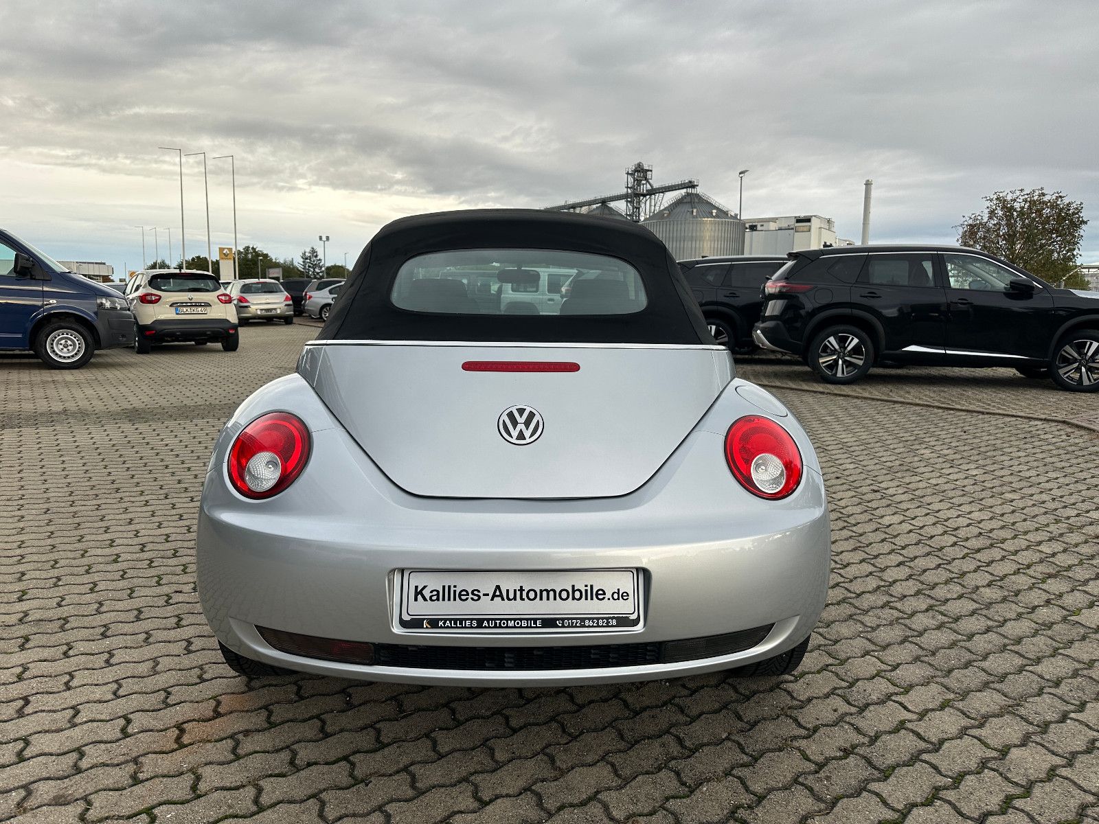 Fahrzeugabbildung Volkswagen New Beetle 1.6 Cabriolet KLIMA+SHZ+TÜV-NEU