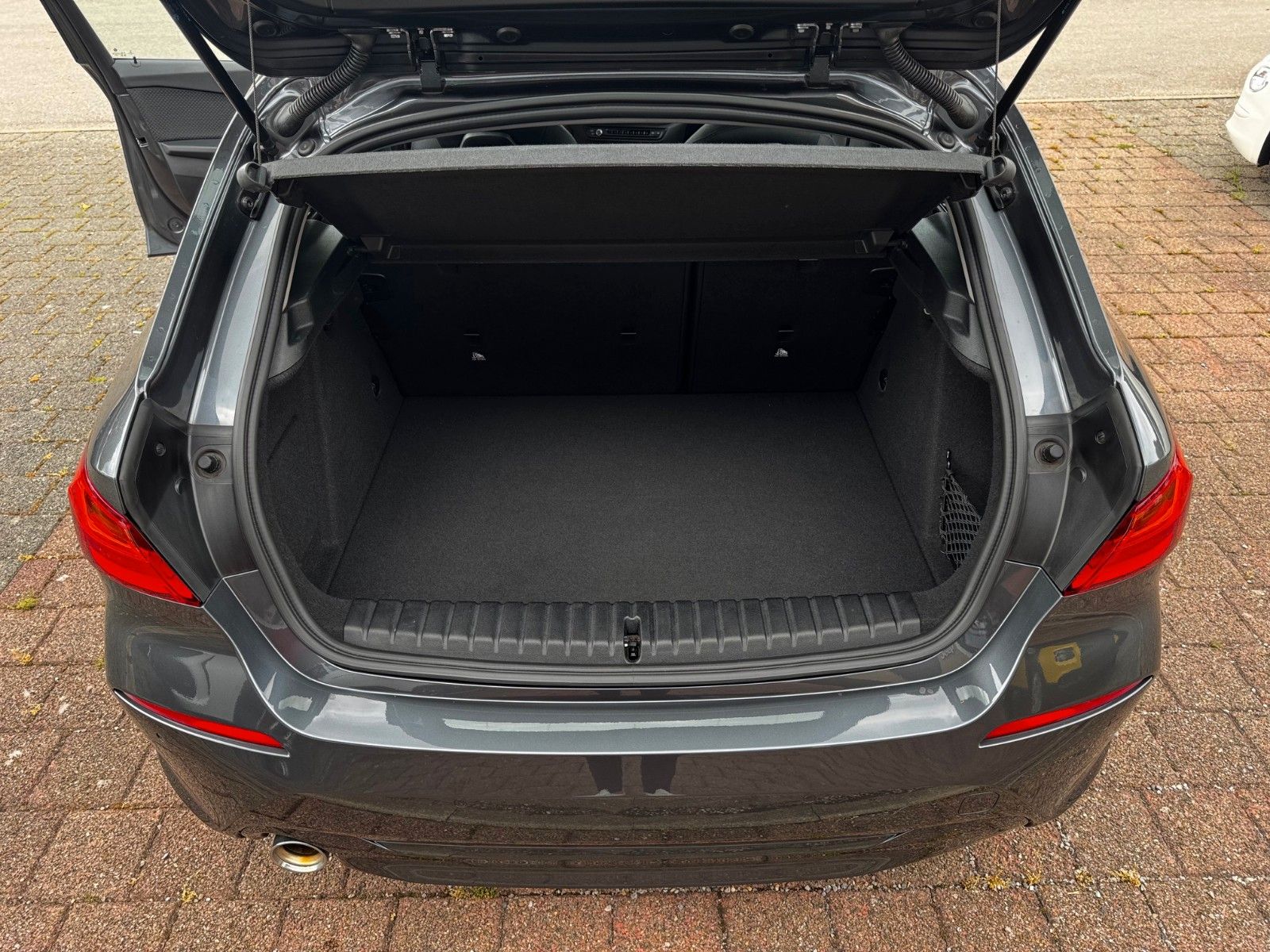 Fahrzeugabbildung BMW 116 Baureihe 1 Lim. 116 i Sitzheizung USB