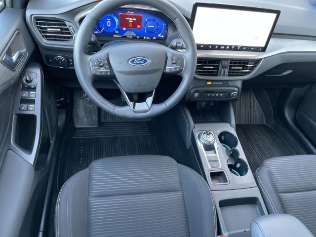 Fahrzeugabbildung Ford Focus 1.5 EcoBlue Lim. Titanium X Autom. AHK, Na