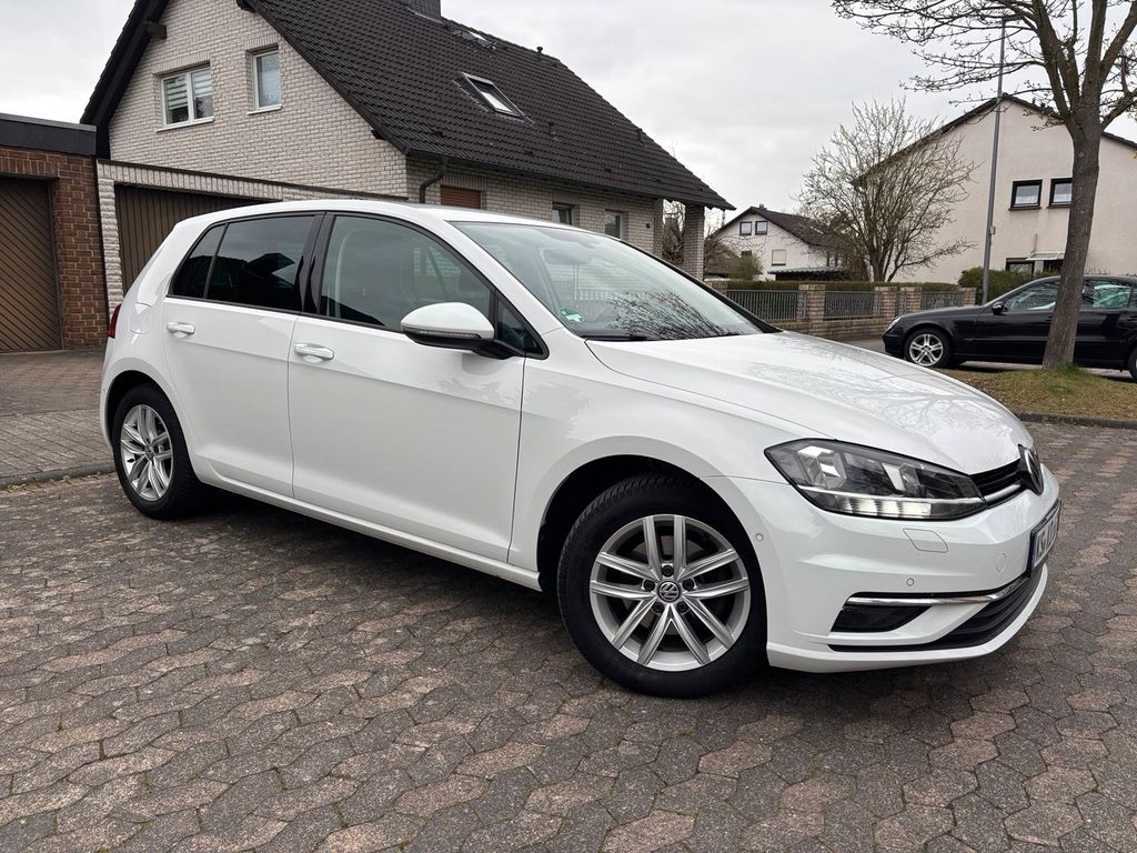 Image of Volkswagen Golf
