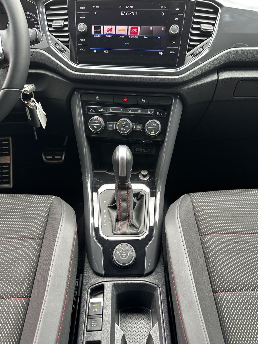 Fahrzeugabbildung Volkswagen T-Roc 2.0 TDI DSG Sport 4M NAV+LED+ACC+CARPLAY