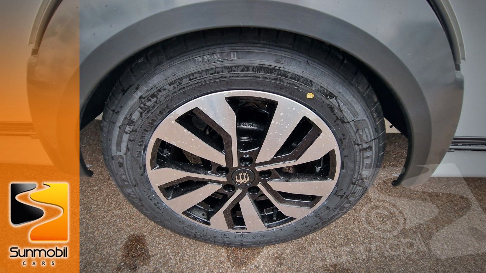Fahrzeugabbildung Knaus Südwind 460 EU 60 Years E-Power Klima Mod.25