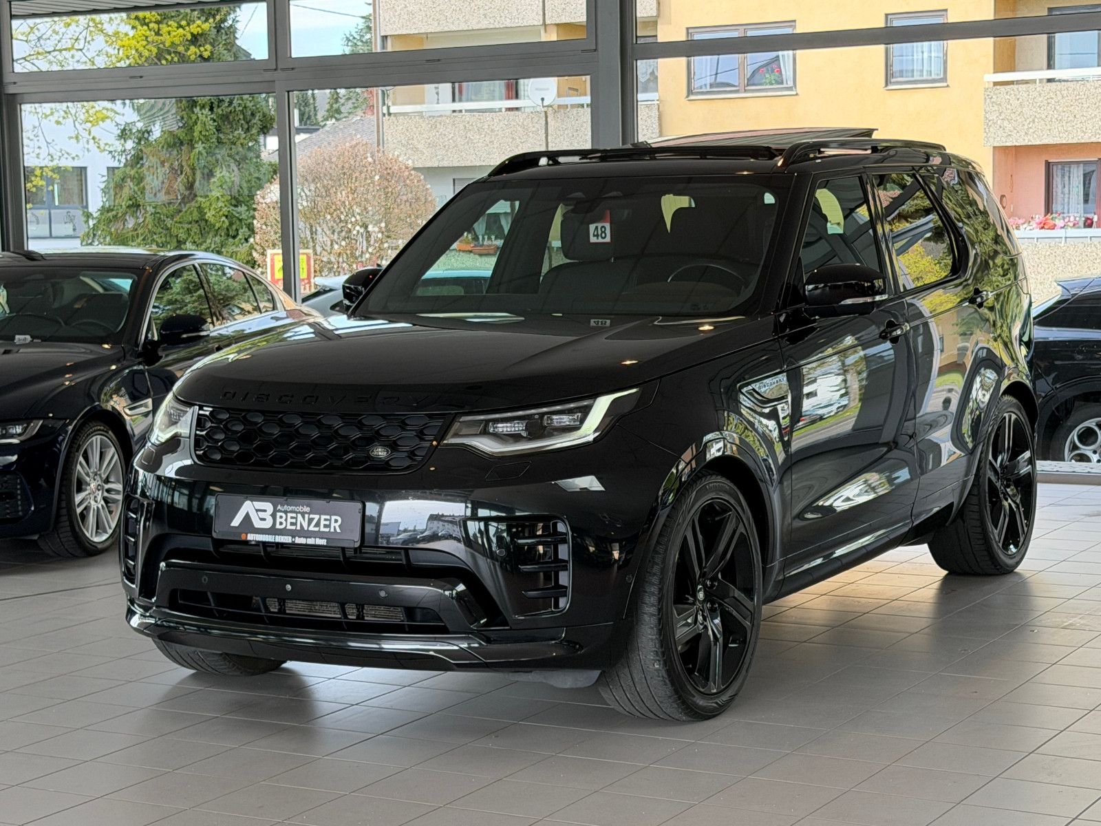 Fahrzeugabbildung Land Rover Discovery 5 R-Dynamic HSE D250 c AWD/PANO/MEMORY