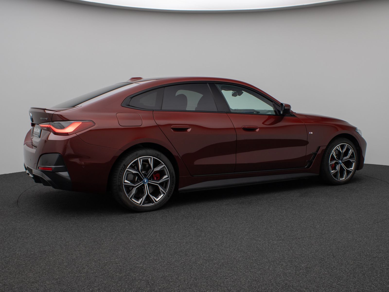 Fahrzeugabbildung BMW i4 eD40 M Sport 360°DAB H/K Komfort Alarm 19Zoll